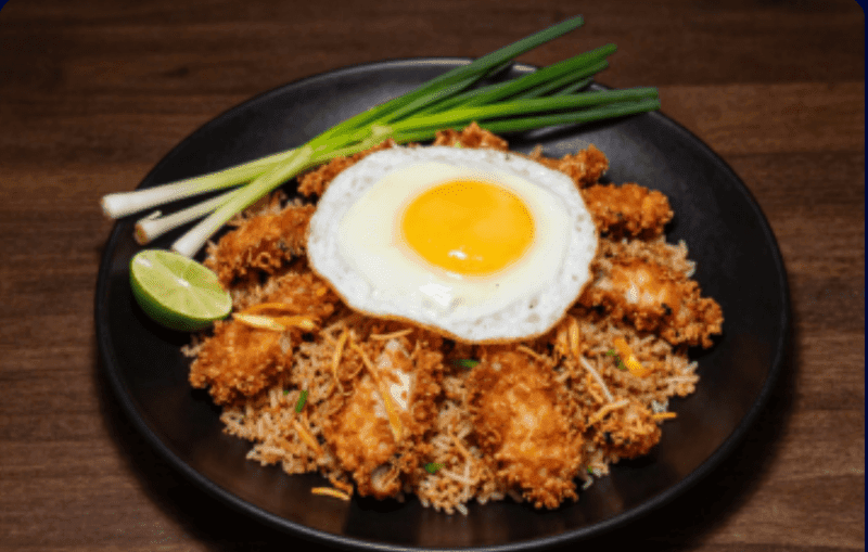 Old-style Fried Rice with Crispy Chicken