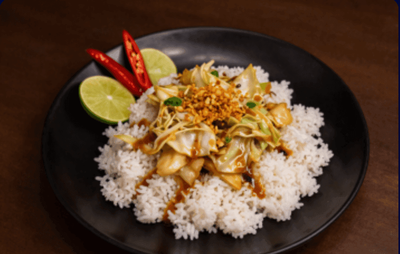 Stir-fried Cabbage with Fish Sauce over Rice (Vegetable)