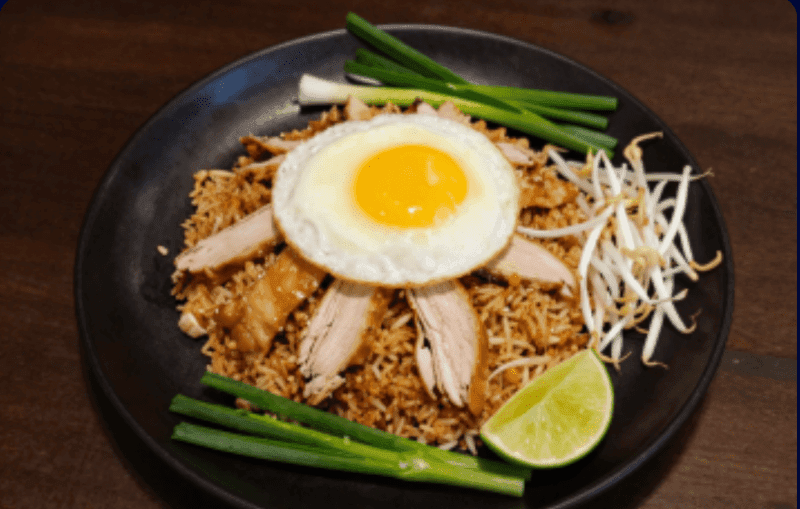 Old-style Fried Rice with Sliced Chicken